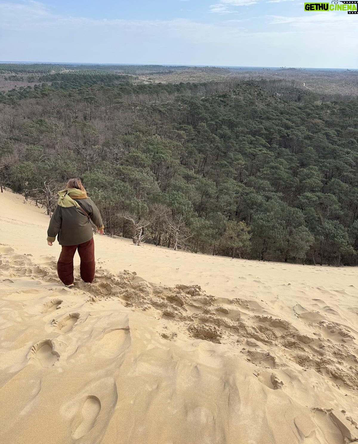 Camila Raznovich - 3.5K Likes - Dune de Pilat….amazing place! #dunedepilat #france #ustime❤️ #timeoff #discovering