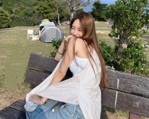 Candy Wong Instagram - ·
曬太陽☀️🪁🌼🌱🌿