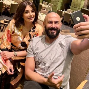 Caresse Bashar Instagram - 🙃 بعد زماااااان.... بس كأنو مبارح 

 
  كل الحب 💫

#كاريس_بشار #قصي_خولي #karessbashar #دبي #dubai
