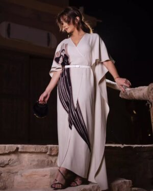 Caresse Bashar Instagram - .
ليالي رمضان...
. 
كل الحب 💫
.
Stylist: @mira.jnaid
Full look: @fendi
Hair: @rida.hairstylist
Make up: @mayayammine
Photographer: @manartamim
@mbc1
.
#كاريس_بشار #ليالي_رمضان #رمضان_2022 #mbc1