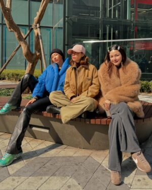 Carissa Springett Instagram - แก๊งเมียน้อย ละคร เมียหลวง check in Seoul @moose.cst ka ♥️