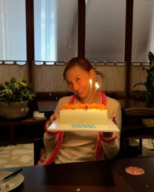 Carissa Springett Instagram - Pre birthday dinner 🎂🥰 กับพี่ๆ แบบด่วนก่อนบินเข้าป่า นอนพักในวันเกิดปีนี้ ดีใจที่ร้านเปิดปุ๊ปจองเลย @somabangkok ก่อนแมส 15 ที่ สั่งทุกเมนู เมนูละสามจาน กลัวแมสละจองไม่ได้5555 อร่อยมากก อร่อยร้องขอชีวิตตอนท้าย 🤣🤣 กลับมาซ้ำแน่ ขอบคุณพี่ๆทุกคนที่มาที่ไม่มาแต่รักกันนะคะ หัวเราะง่ายๆกันแบบนี้ จับมือ กินกาวิสคอนกันก่อนนอน แฮปปี้ที่สุด หนูรักน้าาาา