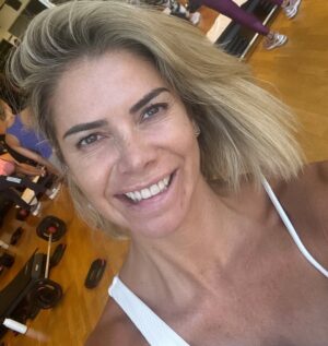 Carla Ochoa Instagram - Buenas noches !!!!
A soñar Bonito…♾️💖💖