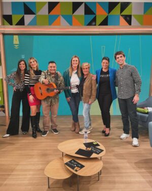 Carlota Corredera Instagram - Carrusel de mi pasado miércoles en @rtvecatalunya 🎠📺
1. Llegada
2. Preparada para L’altaveu
3. “La cheloteca” 
4. En la sala de los espejos de #59segundos
5, 6 y 7 Dos grandes referentes profesionales, ¡qué suerte la mía! 🤩🌟
8 y 9 Selfies a pie de micro
10 Con mi admirada @torrentenatalia: VALIENTE! 💜
11 Mis espectadores me ven en @la2_tve