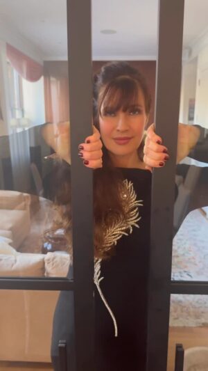 Carol Alt Instagram - Through the Looking Glass! Just came back from London, where I wore this fabulous little @zangtoi number for the opening night ceremonies at the MIP Festival, London.
It’s been so many years (and I mean SOOOOOO many years) since I’ve been to London. Back in the day, I had a love affair with an actor who was in the movie Pirates of Penzance. So I had spent quite a lot of time in London then… But then my favor turned to Paris and Rome. Premiering my movie, Paper Empire at the Savoy, felt like a wonderful way return to a wonderful city. 
Thanks London.