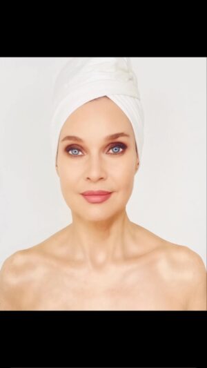 Carol Alt Instagram - The incomparable @modelcarolalt #photo @ezequieldelarosa #makeup  @makeupbygreggbrockington #beauty #topmodel #icon