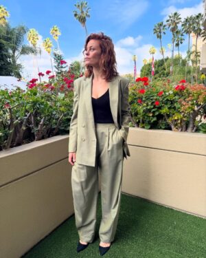Cassidy Freeman Instagram - Was not mad at this look for our press junket day either 🥰 @tibi has always provided me with super cute outfits! 🙏🏼❤️
Style: @meinacio 
Makeup: @stephaniebbmakeup 
Hair: @ericka_verrett 
Publicist: @bri_face_killa & @teamid