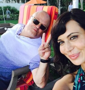 Catherine Bell Instagram - Who remembers Dawwwwwn DeFazzzziooooo????? 💁🏻‍♀️
@adamsandler @davidspade @michaelchiklis @netflix