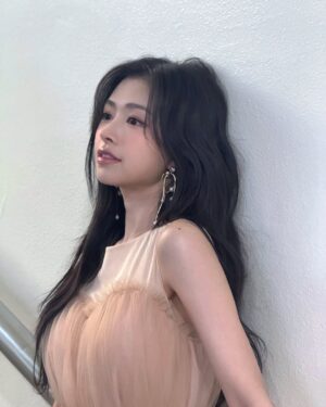 Chaewon Instagram - Dear my wave 뮤뱅🤍🫧🌊