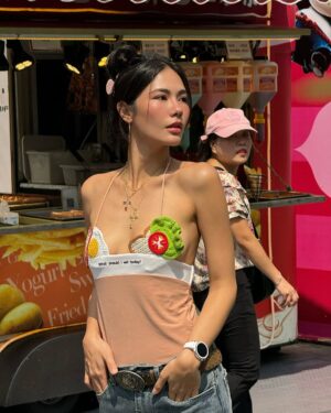 Chalita Suansane Instagram - What should I eat today?🍔🍟🌭
