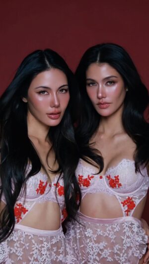 Chalita Suansane Instagram - กุหลาบไม่สำคัญ เพราะแบงค์พันซื้อข้าวได้😏🌹

Makeup : @homeless_makeupb 
Hairstyles : @raviraaaaaaaaaaaa 
Editor : @nnatty.y