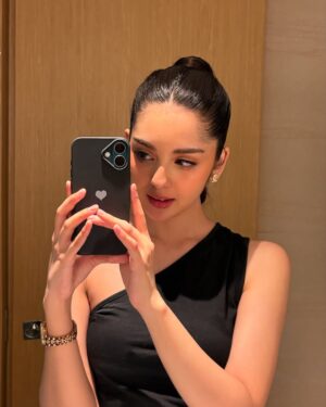 Chantal Videla Instagram - Mirror Selfie🤳✨