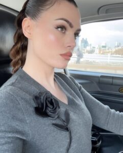 Actress Charli Howard HD Photos and Wallpapers March 2025