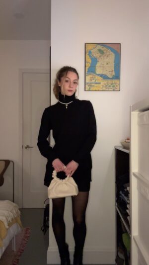 Chloe Lang Instagram - grwm for a valentines date night ❣️💋🌹

.
.
.
.
.
#valentinesday #datenight #grwm #ootn #outfitinspo