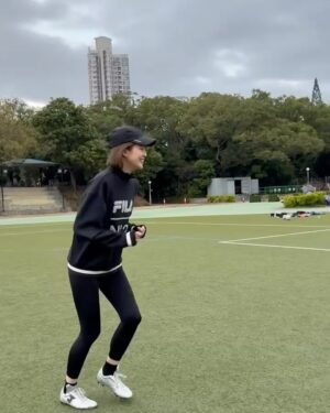 Chloe So Instagram - 第一次踏足大球場踢波
仲要對世界級球星
緊張咗好耐!!
雖然我最期待嘅畫面冇出現
但係
成功需苦幹
會繼續鞭策自己的o(｀ω´ )o
@viutv.fcw