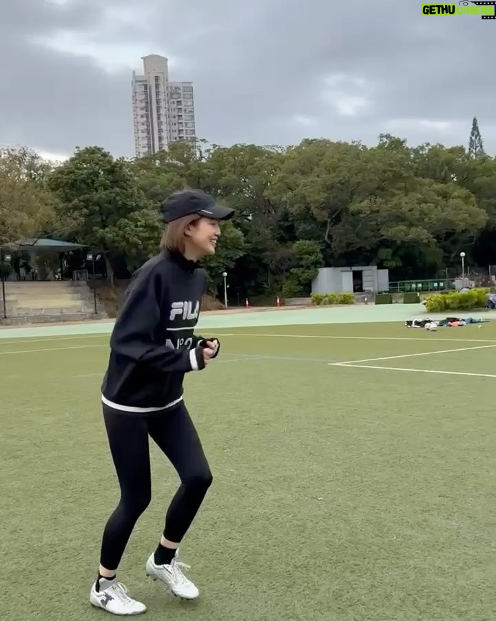 Chloe So - 25.2K Likes - 第一次踏足大球場踢波
仲要對世界級球星
緊張咗好耐!!
雖然我最期待嘅畫面冇出現
但係
成功需苦幹
會繼續鞭策自己的o(`ω´ )o
@viutv.fcw