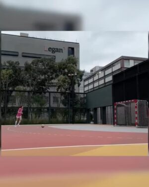 Chloe So Instagram - 第一次踏足大球場踢波
仲要對世界級球星
緊張咗好耐!!
雖然我最期待嘅畫面冇出現
但係
成功需苦幹
會繼續鞭策自己的o(｀ω´ )o
@viutv.fcw