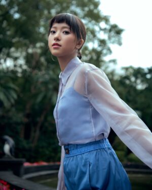 Chloe Xiang Instagram - #歡迎光臨二代咖啡 ☕️✨

@acupofcoffee.drama 
終於要和大家見面了
希望可以帶給觀眾
充滿療癒的時光🐰✨

-

→ 3.16
每週日20-22點連播2集｜東森戲劇40台
22點上架2集| MyVideo
→ 3.21
每週五20-22點連播2集｜緯來綜合台
22點上架2集｜緯來綜合台YouTube、中華電信MOD、
Hami Video

-

Outfit #CoLLABORATION @maxandco
Jewelry @apmmonaco 
Stylist @iamwei_en02 @blancyuan_ @yvette_fungi 
Hairstylist @lounes_chen 
Makeup @husiniii
Photographer @Hsinyenlu