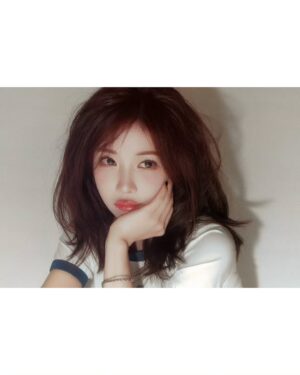Cho Hyun-young Instagram - 드디어 올릴 사진 생김..🥹