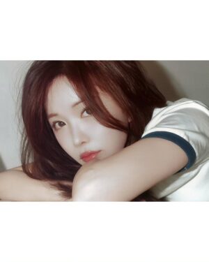 Cho Hyun-young Instagram - 드디어 올릴 사진 생김..🥹