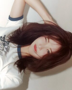 Cho Hyun-young Instagram - 드디어 올릴 사진 생김..🥹