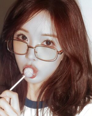 Cho Hyun-young Instagram - 드디어 올릴 사진 생김..🥹