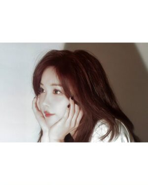 Cho Hyun-young Instagram - 드디어 올릴 사진 생김..🥹