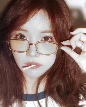 Cho Hyun-young Instagram - 드디어 올릴 사진 생김..🥹