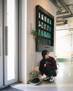 Choi Kang-hee Instagram - #휠라 #에샤페 #에샤페V2
 
헤일리 비버 신은거보고 예뻐서 
영화사진 말구 오랜만에 일상 사진 올리는 
더 따뜻해지기전에 😆 

#회사1층커피숍#어로드#1일1뱅쇼ㅎ