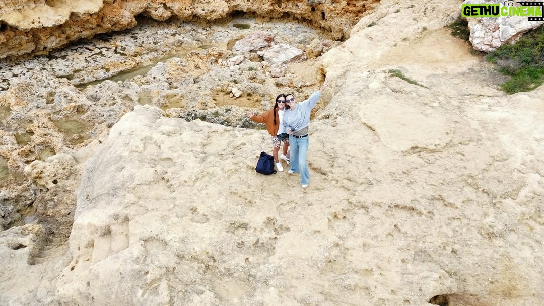 Christiane Endler - 9.3K Likes - Días de desconexión y descanso en familia, recargando energía para todo lo bueno que viene ☀️🏝️
@missispot @petitlordlatte son lo máximo, los amo ❤️