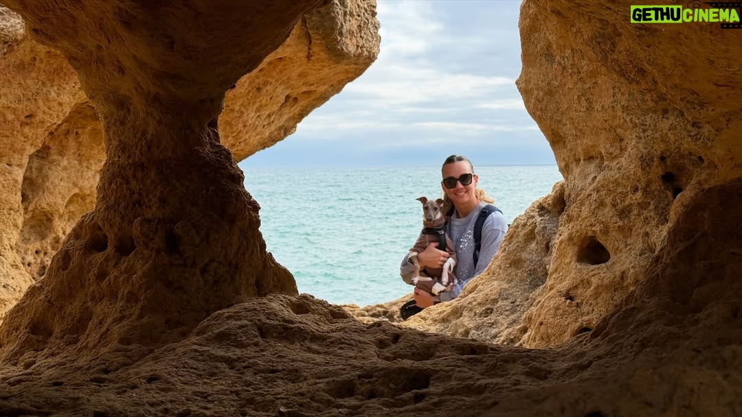 Christiane Endler - 9.3K Likes - Días de desconexión y descanso en familia, recargando energía para todo lo bueno que viene ☀️🏝️
@missispot @petitlordlatte son lo máximo, los amo ❤️