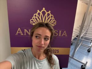 Christy Altomare Instagram - Jumping into this beautiful story again.  I can’t wait to share this version with the world on Monday Feb 17th at the Lincoln center with a choir of 400 … and a 21 piece orchestra 🤯 grateful and thankful for the opportunity to stand in Anya’s shoes once more. ♥️ @itsjohnbolton @alexjgsings @mcp_us