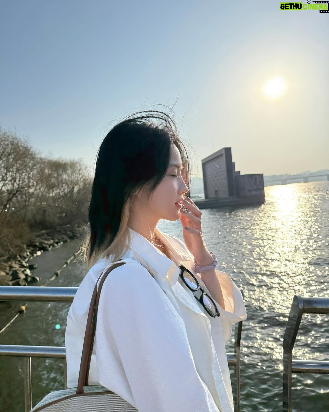 Chun Young-min - 14.7K Likes - ˚٠.☘︎ ݁˚ ༘ ೀ⋆𓃹˚𖡼𖤣𖥧☘︎᠃ ⚘𖥧𖤣𖥧 𖧷₊˚˖𓍢ִ.