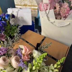 Claudia Kim Instagram - Will be having cake for breakfast for a while.. 생일 축하 해주셔서 정말 감사해요! 행복 …🫶🏻

Love, C