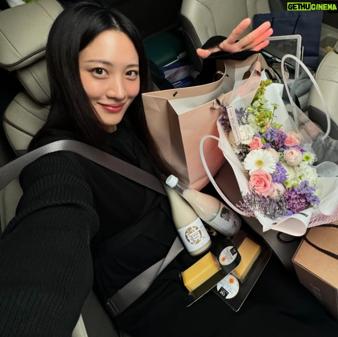 Claudia Kim - 36.5K Likes - Will be having cake for breakfast for a while.. 생일 축하 해주셔서 정말 감사해요! 행복 …🫶🏻
Love, C