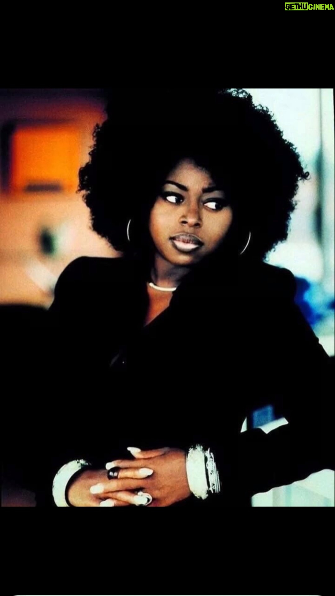 Cocoa Brown - 2.5K Likes - Lorddd, my sister getting this call this morning just has me in a state right now๐ขI appreciate the laughs we had because every time I wore my big curly wig people thought I was you and the laugh you let out when I said I just started singing one day when someone thought I was you and they said oh girl, youโve lost it ๐คญas you knew I couldnโt carry a note like you๐ฅน Rest in Paradise, my sister. Job well done๐๐ฅบ๐๏ธ๐ชฝ#gonetoosoon @theangiestone #neverwillbeforgotten
