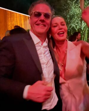 Connie Nielsen Instagram - @vanityfair Oscar’s party in custom-made @brioni_official Tuxedo dress - this beautiful one-of-a-kind dress was specially designed for this event. 🫶🏻🫶🏻🫶🏻🫶🏻 @praymoses.studio unbelievable jewelry by @pomellato … and then we danced all night (or at least until my brother told me it was time to go home😎😎😎)