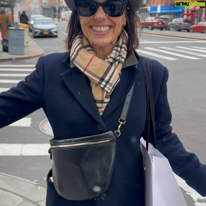 Constance Zimmer - 1.7K Likes - How much I ❤️ NY just grows deeper every time I’m here. Seeing snow, seeing my incredibly talented friend @darrencriss in such a beautiful and extraordinary Broadway show @maybehappyending, getting to work and play with my friends here too, is a such a gift! #fabulousfriday #grateful
