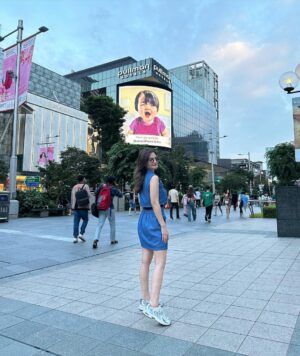 Cut Tari Instagram - Strolling on a gloomy afternoon.
