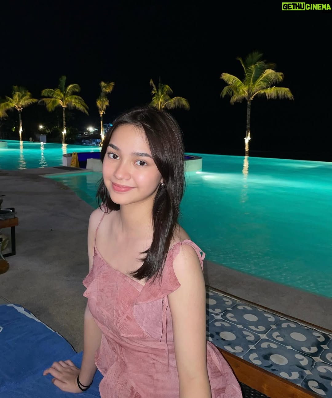 Cut Tari - 24.3K Likes - May you forever shine and sparkle like the star that you are.. ✨ @sydneyazkassya
Happy 17th birthday, my precious love 🤍