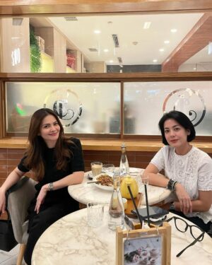 Cut Tari Instagram - Sore menyore disuatu sore 💕

Oya, menjelang Ramadhan, mohon maaf lahir bathin dari kita berdua yah .. 🙂🙏🏻