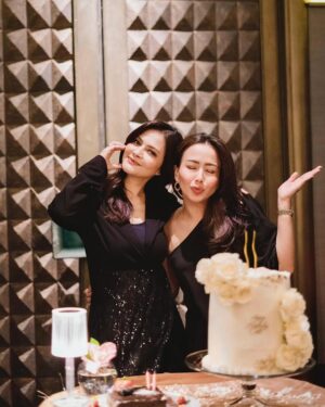 Cut Tari Instagram - Celebrating my special day with my favorite people 🤍
