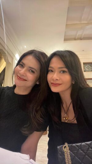 Cut Tari Instagram - Lama ngga ketemu! Ngaca melulu deh, mau cek masih mirip apa ngga 😆