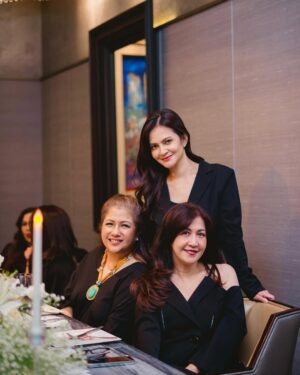 Cut Tari Instagram - Celebrating my special day with my favorite people 🤍