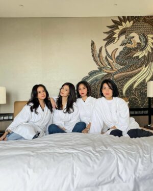 Cut Tari Instagram - Cherishing every moment with them 🤍