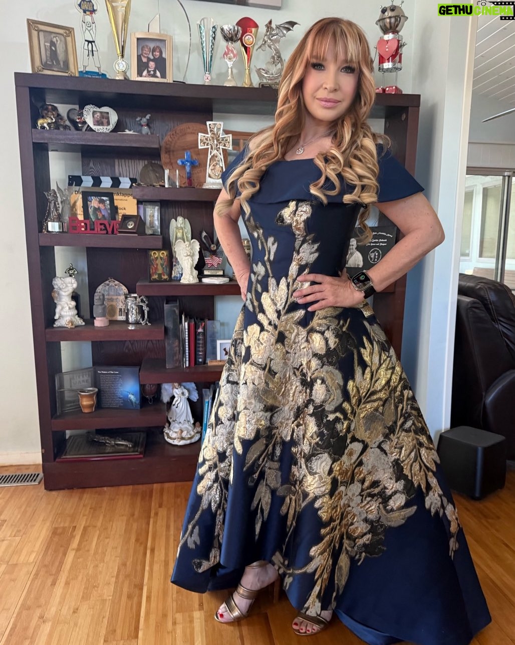Cynthia Rothrock - 3.4K Likes - Very honored to get an award tonight at the Women's International Gala for an inspiring woman... My motto Inspire and be Inspired #internatiolwomen'sgala #birthday #cyntgiarothrock #blackcreekmovie #inspire #johnpaulataker