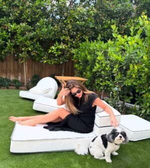 Daisy Fuentes Instagram - 🌿✨ Beautiful Spaces Bring Me Joy ✨🌿

There’s something magical about beautiful spaces that lifts my spirits. One of my favorite things is a pretty patio.  A well-designed outdoor area sets the stage for memorable moments.  Yesterday as I mingled with friends over delicious food and laughter, I felt a sense of gratitude. There’s something so special about sharing meals in a beautiful setting—it fosters connection and creates lasting memories.

Many thanks to the Milian’s 🥰Here’s to more weekends filled with beautiful spaces, shared meals, and joyful moments with friends! 🥂💚 What are some of your favorite spaces in your home? 🏡