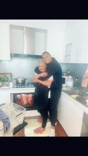 Dame Valerie Adams Instagram - Keke isite kiai. Malo Aupito to my mama Neta for always loving on us. 🩷🙌🏽.