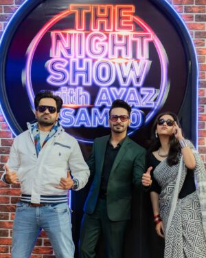 Dania Enwer Instagram - Meet Baby and Inkesar from ADAWAT on The Night Show with Ayaz Samo kyunke yahan har pal pal pal Beautifooooooooooool 😎😎😎