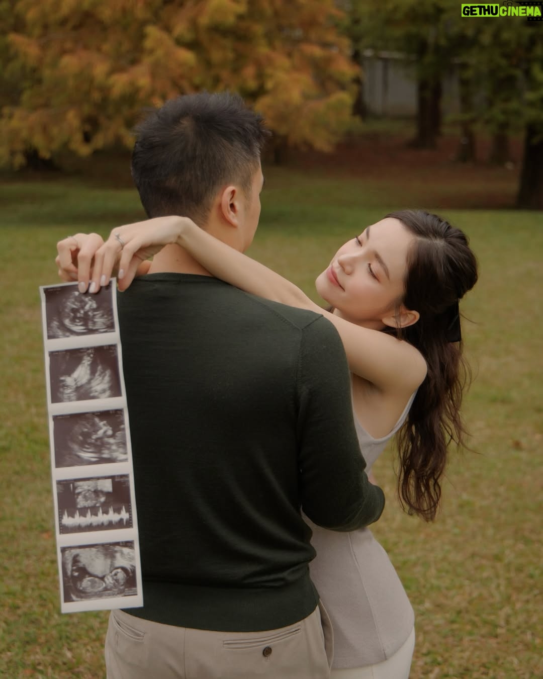 Dara Hanfman - 17.7K Likes - 我們要當爸爸媽媽啦!
Can’t wait to meet our little one 👶🏻🤰🏻